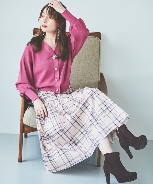 31 Sons de mode(トランテアン ソン ドゥ モード)の「ビジューパールコンビクロップドカーディガン(カーディガン/ボレロ・レディース・ブラック/オフホワイト/ピンク・36)」の7枚目の写真