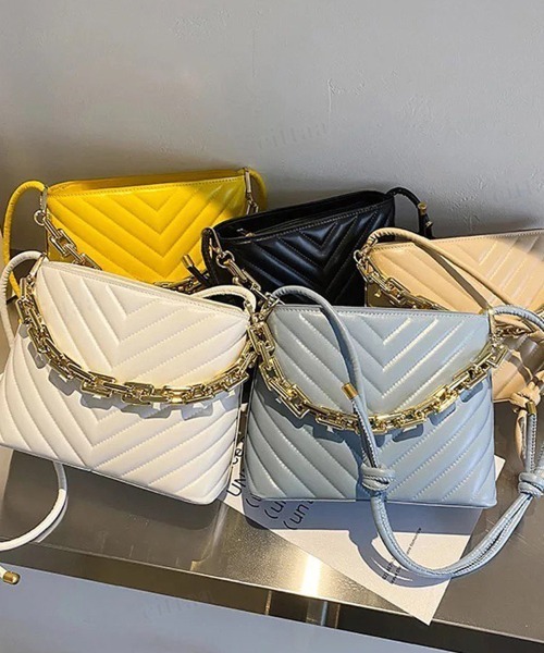 Dalfwin(ダールフィン)の「2WAYキルティングショルダーバッグ(ショルダーバッグ・レディース・ブラック/ベージュ・ONE SIZE)」の16枚目の写真