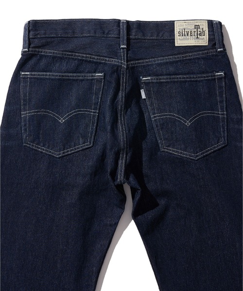 Levi's（リーバイス）の「Levi's/リーバイス SILVERTAB ストレートデニム（デニムパンツ・メンズ・ブルー/ダークインディゴブルー/グレー/インディゴブルー/ライトインディゴブルー・26inch/W30 L32/W34 L32/W36 L32/W29 L32/W28 L32/W32 L32/W33 L32/27inch/W31 L32/29inch/28inch/27/30/26/30/30inch/34inch/36inch/32inch）」の19枚目の写真