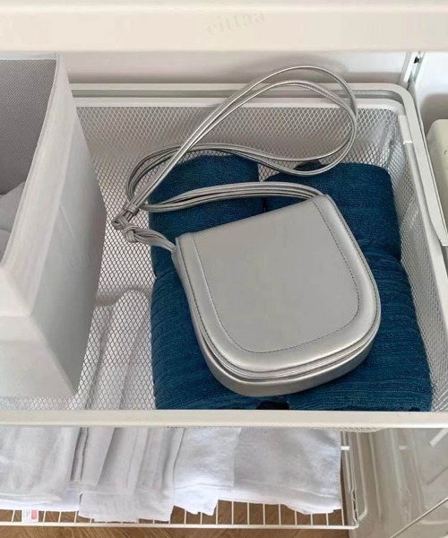 Dalfwin（ダールフィン）の「ラウンドミニスマホショルダーバッグ（ショルダーバッグ・レディース・ホワイト/ブラック/シルバー・FREE）」の6枚目の写真