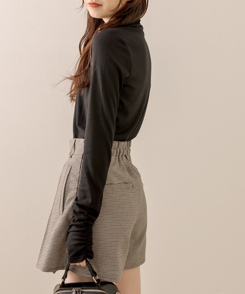 OLIVE des OLIVE(オリーブデオリーブ)の「リブタートルインナー(Tシャツ/カットソー・レディース・ブラック/オフホワイト・FREE)」の22枚目の写真