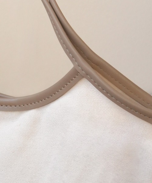 IAMUSE（アイアミューズ）の「PUパイピングキャンバスハンドバッグ S0780【IAMUSE】（ハンドバッグ・レディース・ブラック/ベージュ・FREE）」の15枚目の写真