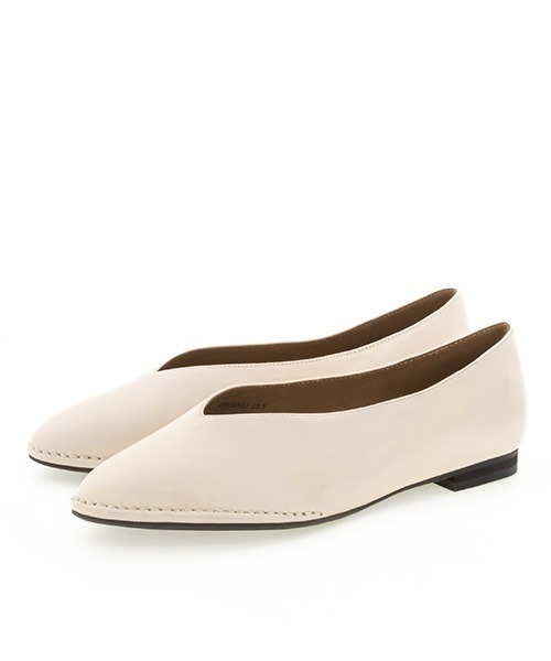 A de Vivre（アドゥヴィーヴル）の「ステッチソフトレザーパンプス（パンプス・レディース・ホワイト/ブラック/イエロー・23.5/24/24.5/23/25/22/22.5）」の7枚目の写真