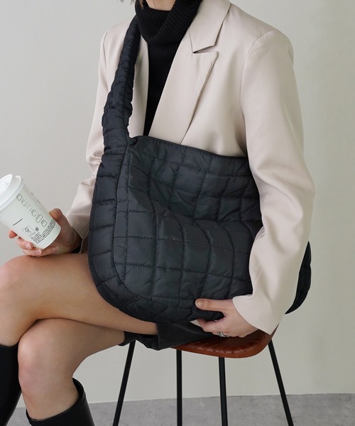 IAMUSE（アイアミューズ）の「キルティングショルダーバッグ S0827【IAMUSE】（ショルダーバッグ・レディース・ベージュ/アイボリー/ブラック・FREE）」の16枚目の写真