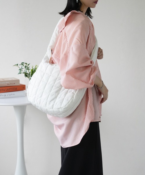 IAMUSE（アイアミューズ）の「キルティングショルダーバッグ S0827【IAMUSE】（ショルダーバッグ・レディース・ベージュ/アイボリー/ブラック・FREE）」の22枚目の写真