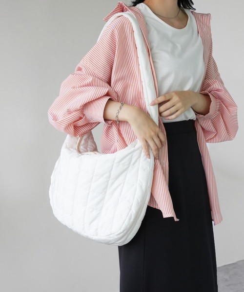 IAMUSE（アイアミューズ）の「キルティングショルダーバッグ S0827【IAMUSE】（ショルダーバッグ・レディース・ベージュ/アイボリー/ブラック・FREE）」の20枚目の写真