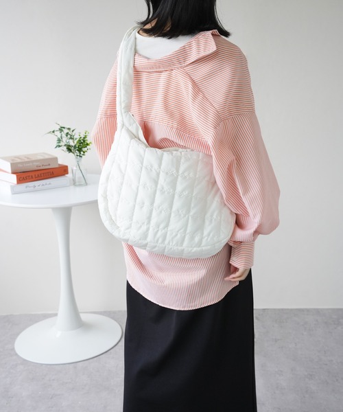 IAMUSE（アイアミューズ）の「キルティングショルダーバッグ S0827【IAMUSE】（ショルダーバッグ・レディース・ベージュ/アイボリー/ブラック・FREE）」の19枚目の写真