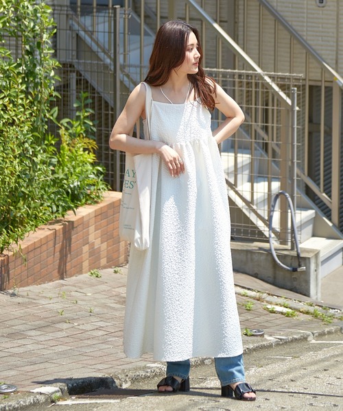 Shelly island（シェリーアイランド）の「ふくれジャガードキャミワンピース（ワンピース・レディース・ホワイト/ブラック・M）」の19枚目の写真