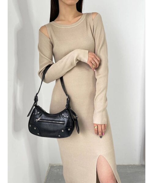 EMODA(エモダ)の「ハーフムーンショルダーバッグ(ハンドバッグ・レディース・ブラック/ピンク/シルバー・FREE)」の5枚目の写真