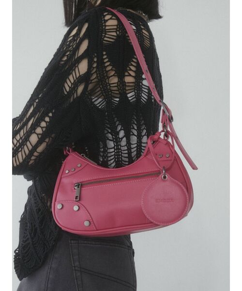 EMODA(エモダ)の「ハーフムーンショルダーバッグ(ハンドバッグ・レディース・ブラック/ピンク/シルバー・FREE)」の10枚目の写真