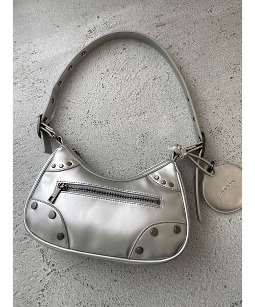 EMODA(エモダ)の「ハーフムーンショルダーバッグ(ハンドバッグ・レディース・ブラック/ピンク/シルバー・FREE)」の16枚目の写真