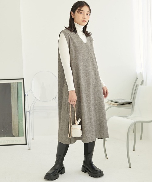 ECRIRE(エクリール)の「Vネックワンピース(ワンピース・レディース・ブラウン/ブラック・M)」の16枚目の写真