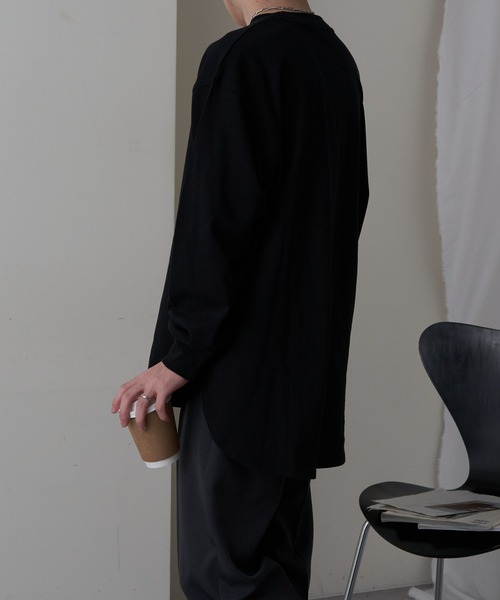 COLONY 2139（コロニートゥーワンスリーナイン）の「裾ラウンドクループリントT（Tシャツ/カットソー・メンズ・ホワイト/ブラック・MEDIUM/LARGE）」の17枚目の写真