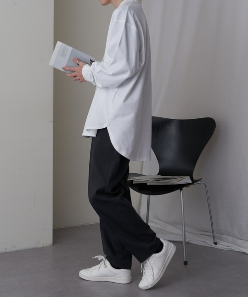 COLONY 2139（コロニートゥーワンスリーナイン）の「裾ラウンドクループリントT（Tシャツ/カットソー・メンズ・ホワイト/ブラック・MEDIUM/LARGE）」の14枚目の写真