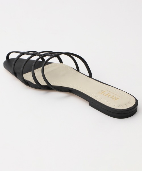ROPE'（ロペ）の「ナローストラップフラットサンダル（サンダル・レディース・ブラック/オフホワイト・36.5/37.5/35.5）」の4枚目の写真