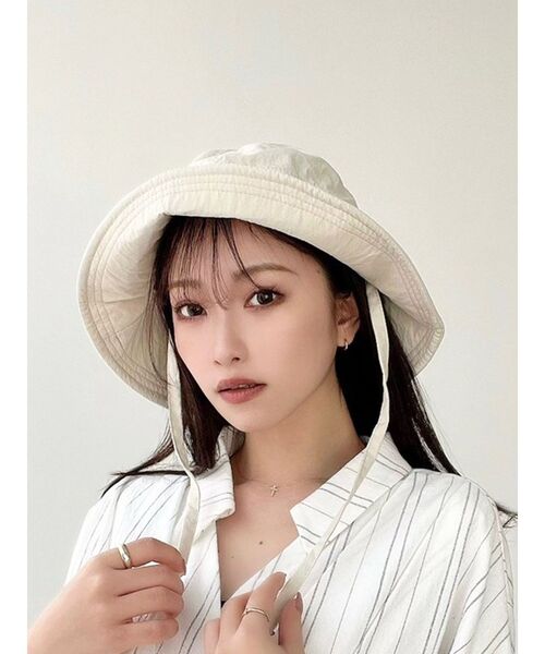 RESEXXY（リゼクシー）の「コットン混バケットハット（ハット・レディース・ブラック/アイボリー・FREE）」の2枚目の写真