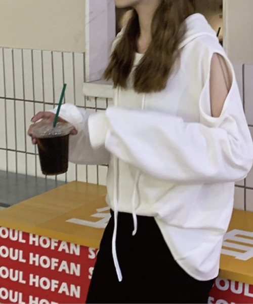 meJane(ミージェーン)の「オープンショルダープルパーカー(Tシャツ/カットソー・レディース・ホワイト/ブラック/グレー/グリーン・FREE)」の13枚目の写真