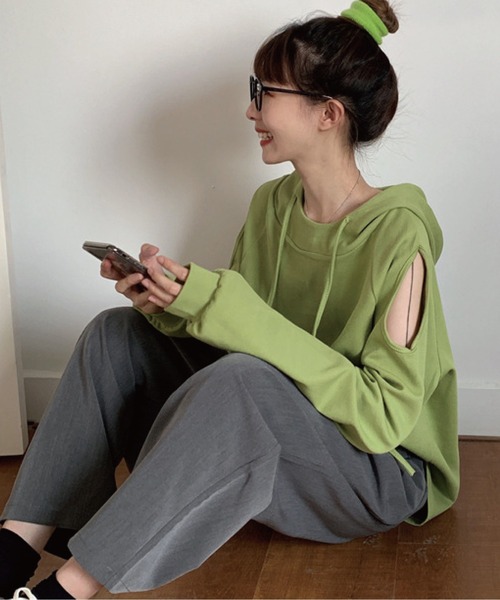 meJane(ミージェーン)の「オープンショルダープルパーカー(Tシャツ/カットソー・レディース・ホワイト/ブラック/グレー/グリーン・FREE)」の22枚目の写真