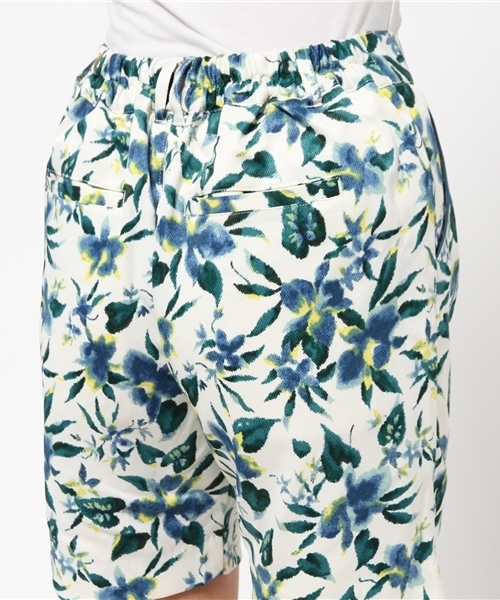 Parfum de Charmant Fleur（パルファムドゥシャルマンフルール）の「Parfum de Charmant Fleur/パルファムドゥシャルマンフルール/botanical pattern shorts2（ボタニカル柄ショートパンツ2)（その他パンツ・レディース・オフホワイト/ベージュ・FREE）」の8枚目の写真