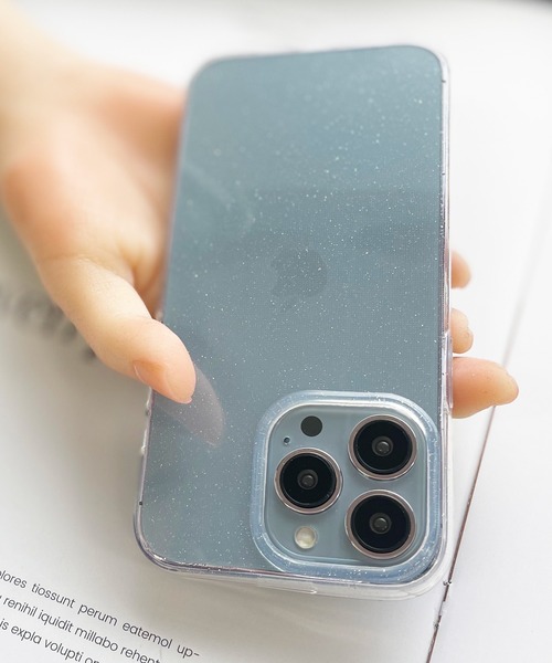 NOLITA LABORATORY（ノリータラボラトリー）の「【 NOLITA / ノリータ 】ラグジュアリー ラメ クリア アイフォンケース アイフォンカバー iPhone 15 / 15pro / 15proMax / 15plus / 16 / 16pro / 16proMax / 16plus / 7 / 8 / SE2 / SE3 / 11 / 12 / 13 / 14 / mini（スマホケース/カバー・レディース・クリア/クリアブラック・C/I/K/A/D/E/N/F/J/H/G/O/B/P/R/T/Q/U/V/iPhone 16/iPhone 16 Plus/iPhone 16 Pro/iPhone 16 Pro Max/iPhone 11/XR/iPhone 11 Pro/iPhone 12 Pro Max/iPhone 12/12 Pro/iPhone 13/iPhone 14 Pro Max/iPhone 15 Pro Max/iPhone 15/iPhone 15 Pro/iPhone 13 Pro/iPhone 14/iPhone 13 Pro Max/iPhone 14 Plus/iPhone 13 mini/iPhone 12 mini/iPhone Air/iPhone 17 Pro Max/iPhone 17 Pro/iPhone 17/iPhone 14 Pro/iPhone 7/8/SE(第2/第3世代)/iPhone 13/14/iPhone 15 Plus）」の8枚目の写真