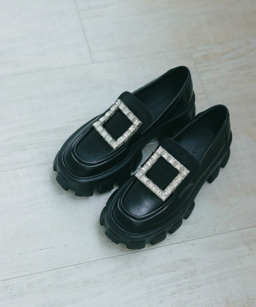 DONOBAN（ドノバン）の「プラットフォームビジューローファー（ローファー・レディース・ブラック・36/38/40）」の2枚目の写真