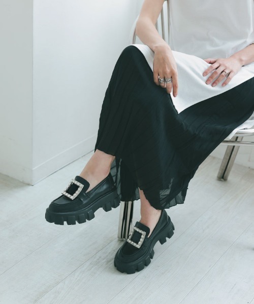 DONOBAN（ドノバン）の「プラットフォームビジューローファー（ローファー・レディース・ブラック・36/38/40）」の4枚目の写真