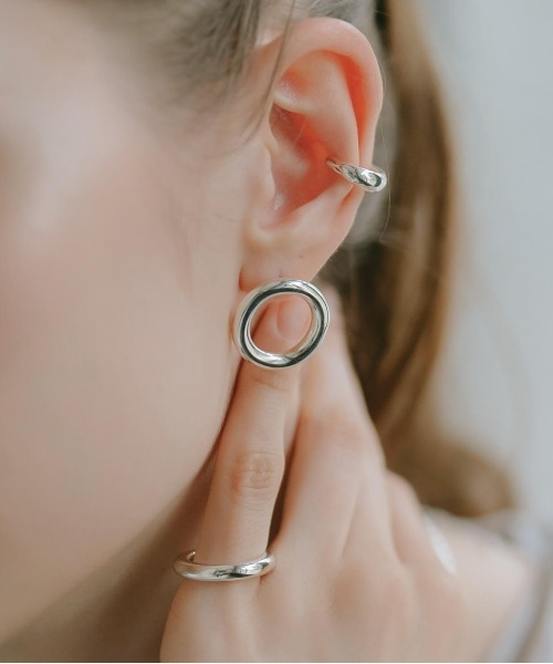 Ops.（オプス）の「ピアス 大きめ シルバー925 金属アレルギー対応【AUREOLA アウレオラ】 18kゴールド仕上げ（ピアス（両耳用）・レディース・イエローゴールド/シルバー・ONE SIZE）」の12枚目の写真