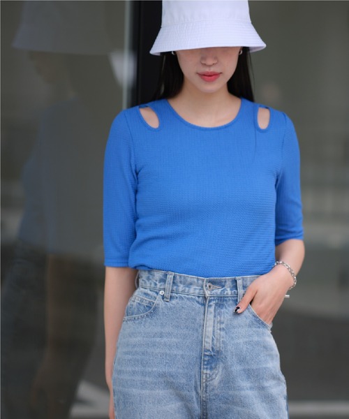 COLONY 2139(コロニートゥーワンスリーナイン)の「カットジャガードカットアウトTシャツ(Tシャツ/カットソー・レディース・ホワイト/ブラック/ブルー・FREE)」の11枚目の写真