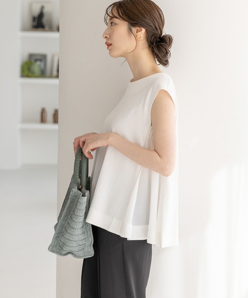 Andemiu（アンデミュウ）の「イソザイノースリーブカット905782（Tシャツ/カットソー・レディース・グリーン/ブラック/オフホワイト・FREE）」の20枚目の写真