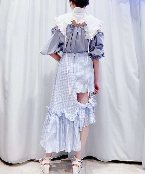 lilLilly オフショルフリルトップス pellicule lilLilly（リルリリー）の「フラワーオフショルトップス（シャツ
