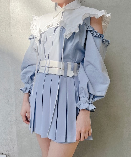 lilLilly（リルリリー）の「オフショルバイカラーフリルブラウス