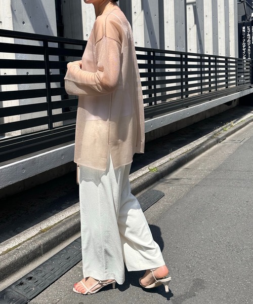 COLLAGE GALLARDAGALANTE（コラージュガリャルダガランテ）の「インナー付きシアーニット（Tシャツ/カットソー・レディース・ベージュ/ネイビー・FREE）」の11枚目の写真