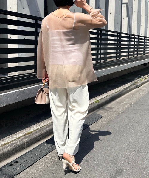 COLLAGE GALLARDAGALANTE（コラージュガリャルダガランテ）の「インナー付きシアーニット（Tシャツ/カットソー・レディース・ベージュ/ネイビー・FREE）」の14枚目の写真