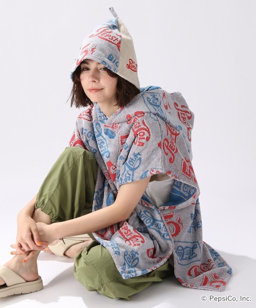 サウナ女子必見！niko and ...＆ペプシ☆サウナポンチョ☆グレー・ブルー niko and（ニコアンド）の「【PEPSI(ペプシ)】コラボサウナ