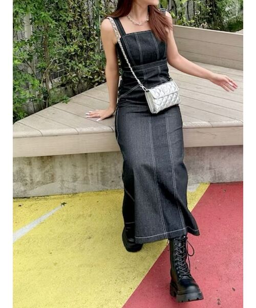 EVRIS(エヴリス)の「ブロッキングデニムロングワンピース(ワンピース・レディース・ブラック/インディゴブルー・FREE)」の2枚目の写真