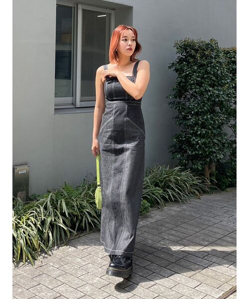 EVRIS(エヴリス)の「ブロッキングデニムロングワンピース(ワンピース・レディース・ブラック/インディゴブルー・FREE)」の12枚目の写真