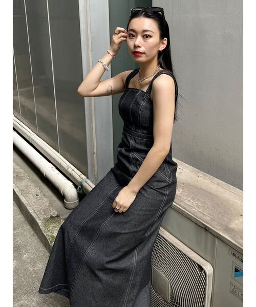 EVRIS(エヴリス)の「ブロッキングデニムロングワンピース(ワンピース・レディース・ブラック/インディゴブルー・FREE)」の15枚目の写真