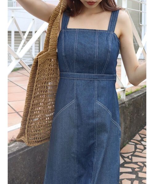 EVRIS(エヴリス)の「ブロッキングデニムロングワンピース(ワンピース・レディース・ブラック/インディゴブルー・FREE)」の17枚目の写真