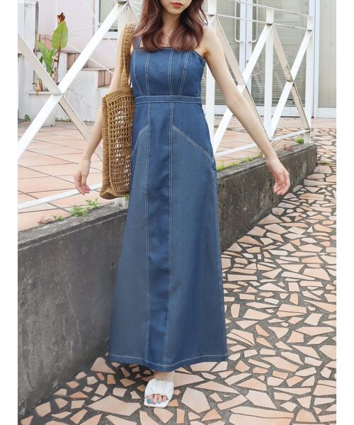 EVRIS(エヴリス)の「ブロッキングデニムロングワンピース(ワンピース・レディース・ブラック/インディゴブルー・FREE)」の22枚目の写真