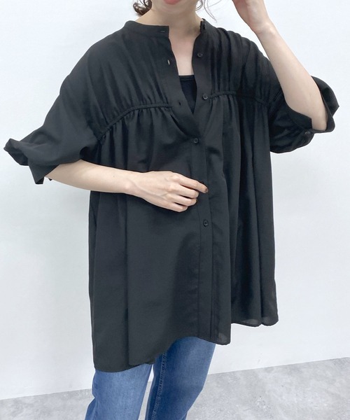 LEPSIM(レプシィム)の「シャーリング前開き5分袖ブラウス 906427(シャツ/ブラウス・レディース・ブラック/ベージュ/オフホワイト・FREE)」の2枚目の写真