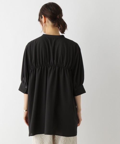 LEPSIM(レプシィム)の「シャーリング前開き5分袖ブラウス 906427(シャツ/ブラウス・レディース・ブラック/ベージュ/オフホワイト・FREE)」の5枚目の写真