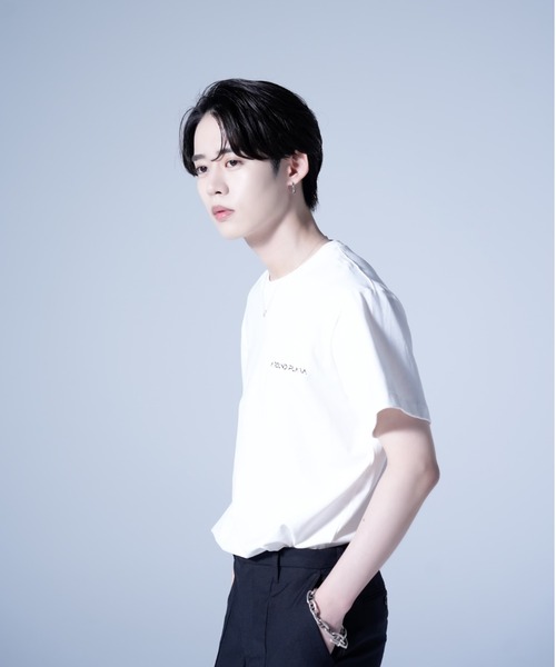 AROUND FLAVA(アラウンドフラバ)の「silkete like heavy weight glitter print T / シルケットライク ヘビーウェイト ラメプリントTシャツ(Tシャツ/カットソー・メンズ・ホワイト/ブラック・LARGE/MEDIUM/SMALL)」の5枚目の写真