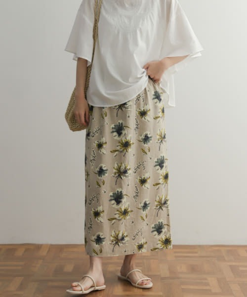 URBAN RESEARCH DOORS（アーバンリサーチドアーズ）の「リネンコットンフラワースカート（スカート・レディース・イエロー/ブルー・MEDIUM）」の10枚目の写真