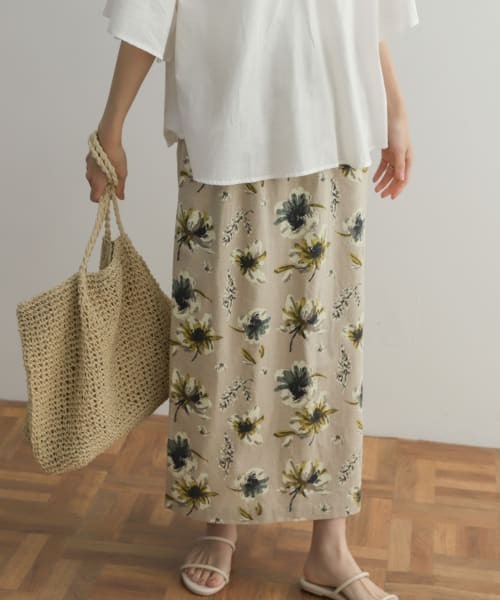 URBAN RESEARCH DOORS（アーバンリサーチドアーズ）の「リネンコットンフラワースカート（スカート・レディース・イエロー/ブルー・MEDIUM）」の7枚目の写真