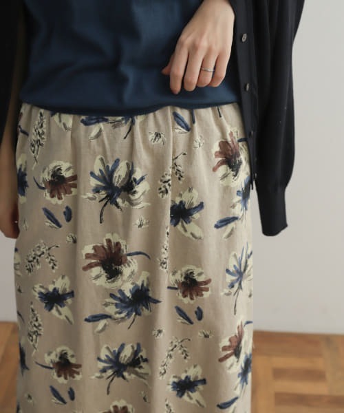URBAN RESEARCH DOORS（アーバンリサーチドアーズ）の「リネンコットンフラワースカート（スカート・レディース・イエロー/ブルー・MEDIUM）」の12枚目の写真