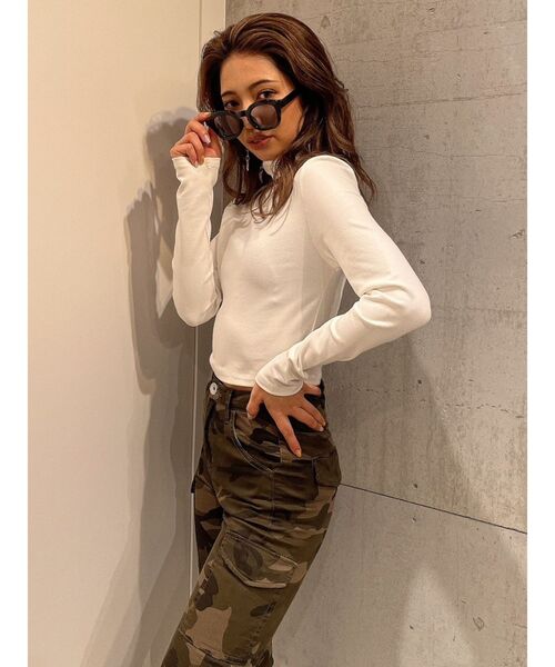 GYDA(ジェイダ)の「HIGH NECKショートロンT(Tシャツ/カットソー・レディース・ブラック/オフホワイト・FREE)」の1枚目の写真