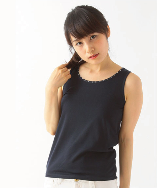 earth music&ecology（アースミュージックアンドエコロジー）の「ラインストーンタンクトップ（タンクトップ・レディース・オフホワイト/LT.Gray/ブラック/ライトイエロー/ブルー/ネイビー・MEDIUM/SMALL）」の3枚目の写真