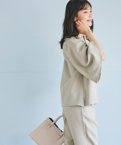 coca(coca)(コカ)の「セットアップ対応パール付きキーネックブラウス(シャツ/ブラウス・レディース・ブラック/ネイビー/グレイッシュベージュ・L/M)」の9枚目の写真