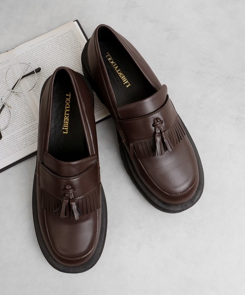 LibertyDoll（リバティードール）の「LibertyDoll 厚底トラックソール タッセルローファー（ローファー・レディース・ブラック/ブラック系その他/アイボリー/ダークブラウン・40/L/43/41/42/M/LL/2XL/44/S）」の4枚目の写真