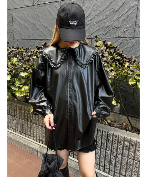 WC（ダブル シー）の「フリルカラーフェイクレザーシャツ（シャツ/ブラウス・レディース・ブラック・FREE）」の6枚目の写真